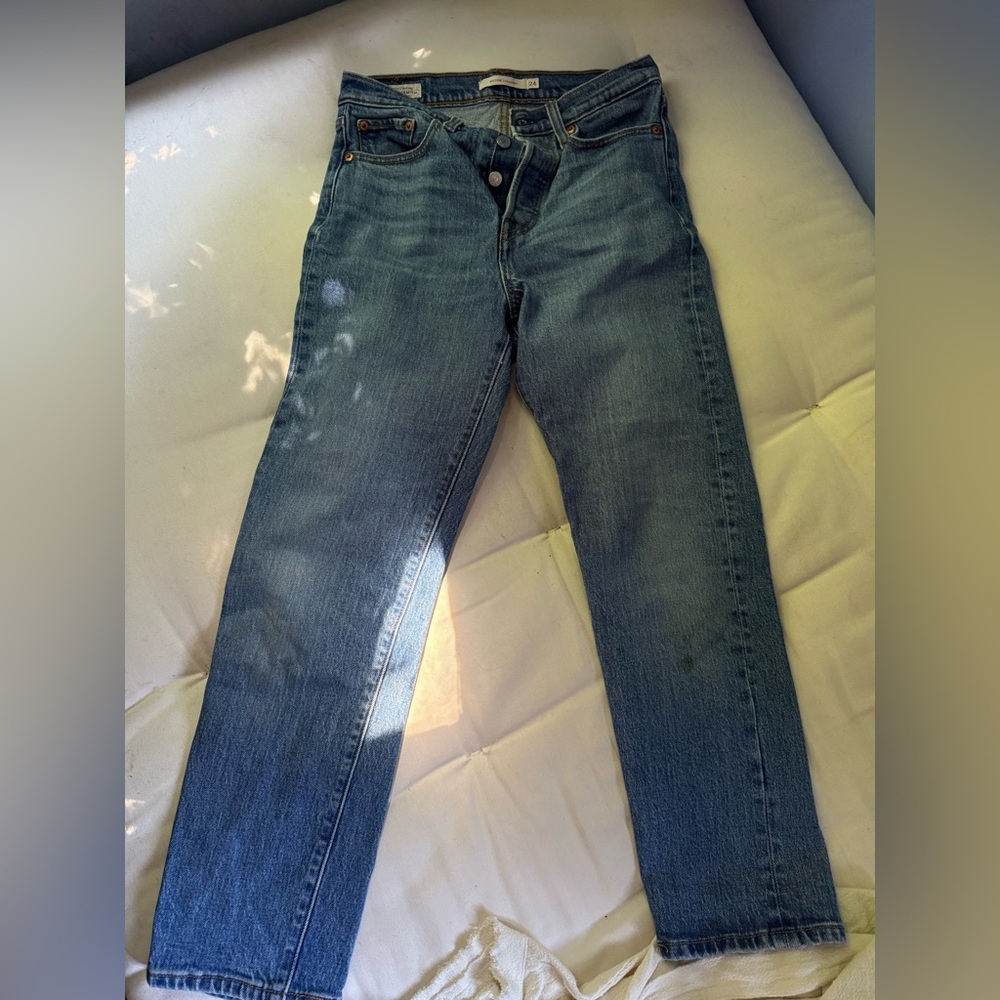 Levi’s wedgie straight leg
